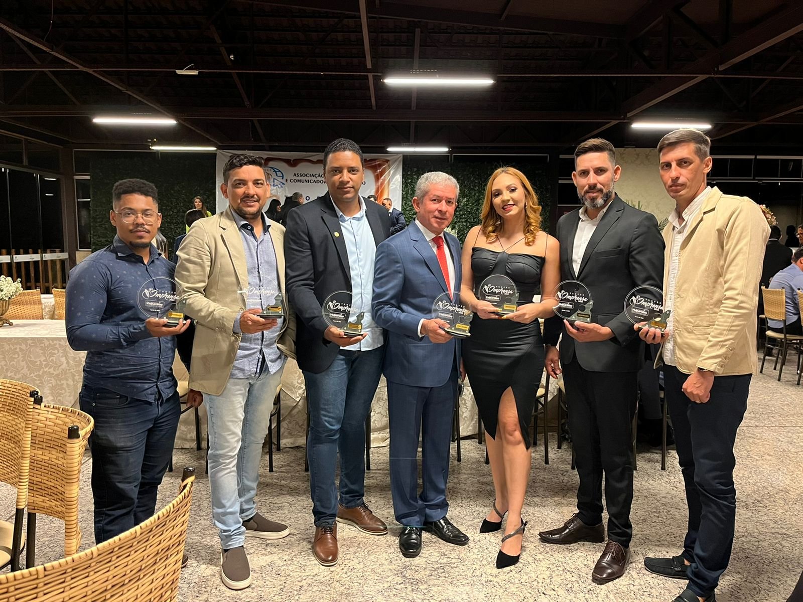 TV CÂMARA DE VALPARAÍSO DE GOIÁS RECEBE TROFÉU IMPRENSA 2022