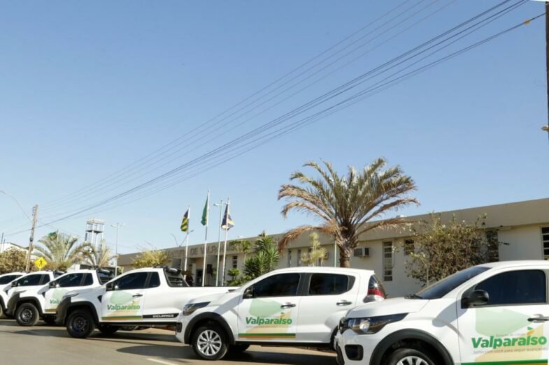 GOVERNO MUNICIPAL DE VALPARAÍSO REALIZA ENTREGA DE NOVOS CARROS OFICIAIS