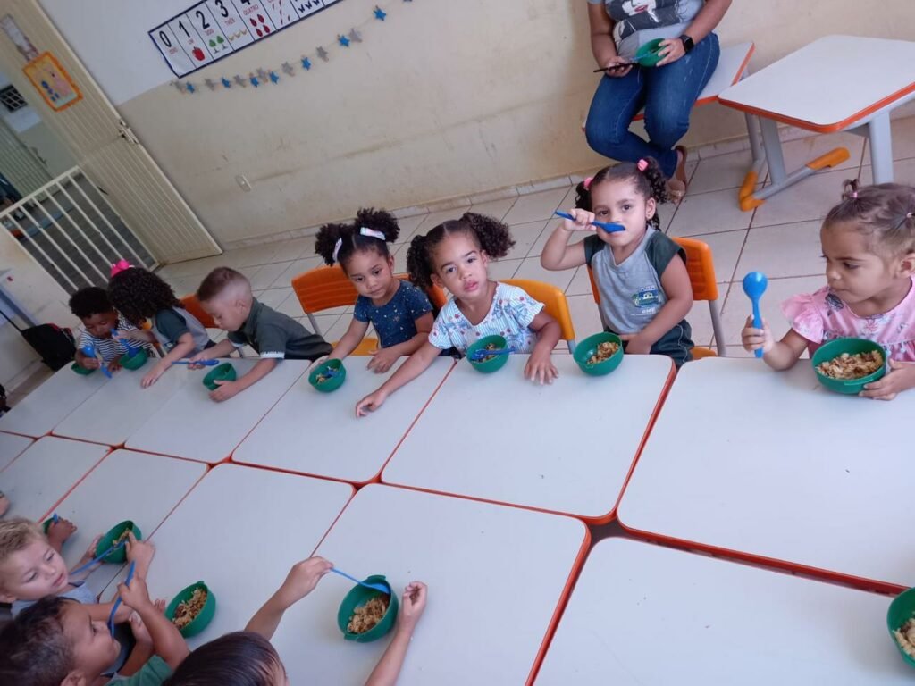 SECRETARIA DE EDUCAÇÃO SEGUE CARDÁPIO ESCOLAR COM REFERÊNCIAS NUTRICIONAIS PARA ALUNOS DA REDE PÚBLICA